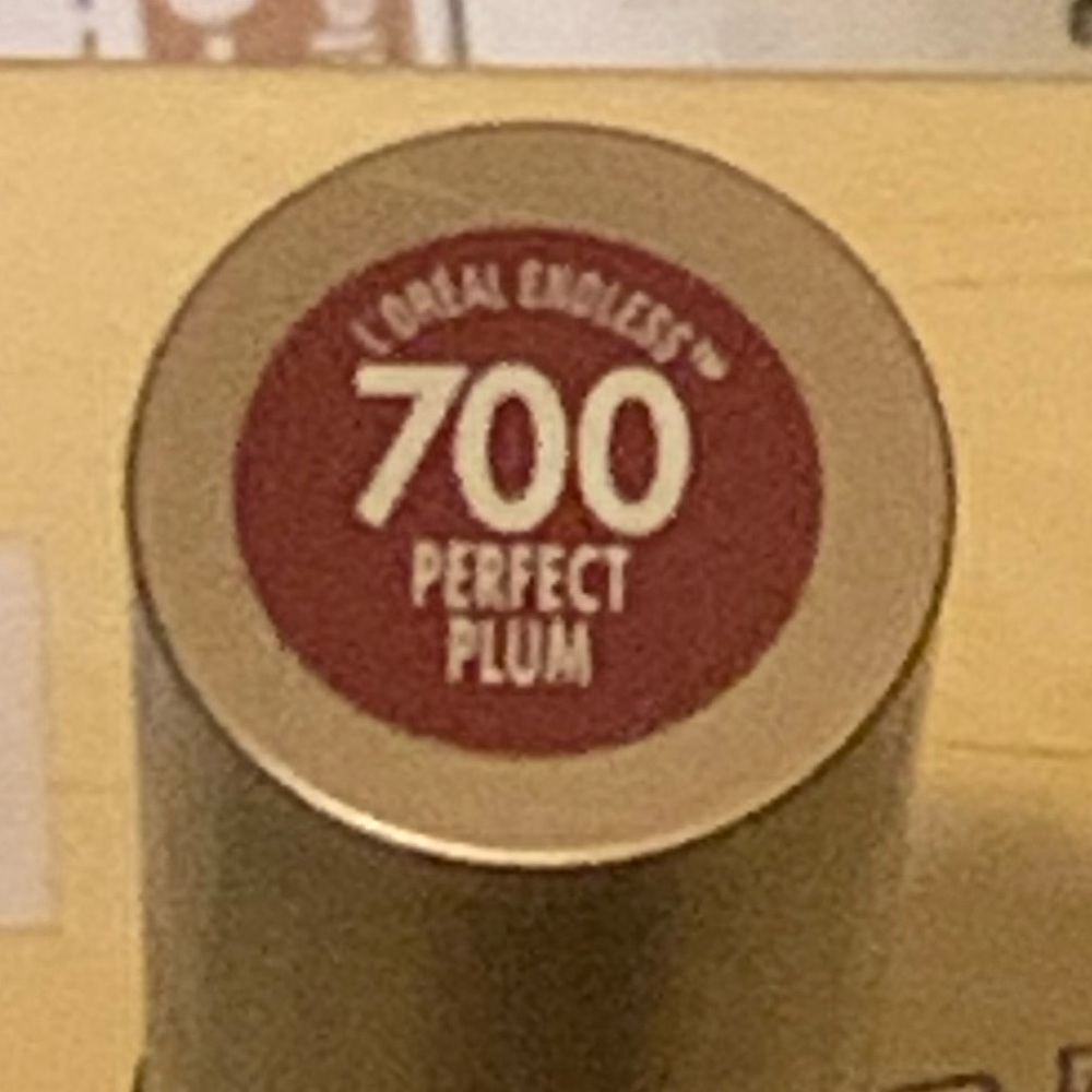 L’Oréal endless Perfect Plum Lipstick #700 Perfect Plum Discontinued HTF Rare - Picture 3 of 3